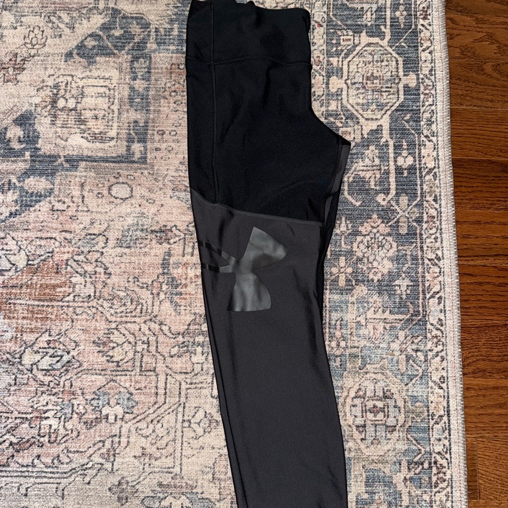 Women’s Under Armour Black Leggings - Picture 1 of 1